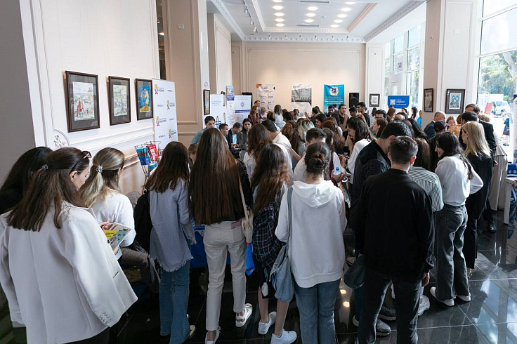 Университет принял участие в образовательной выставке в Баку