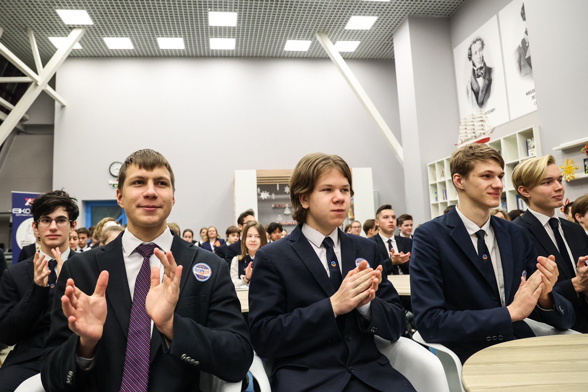 Студент санкт петербургского государственного университета. СПБГУ студенты. День открытых дверей СПБГУ студенты. День первокурсника СПБГУ.