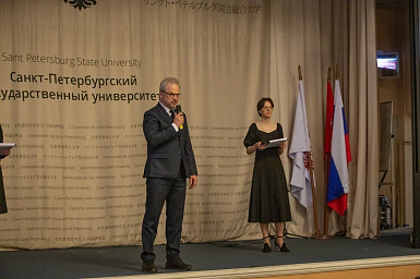 В СПбГУ наградили победителей олимпиады и конференции школьников