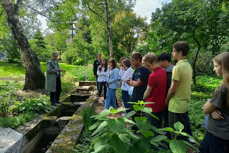 Ученики Инженерно-технологической школы № 777 приняли участие в Церемонии закрытия летнего сезона в Ботаническом саду СПбГУ