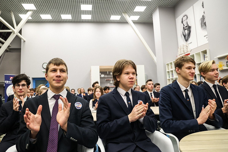 Ученые и студенты СПбГУ провели уроки для школьников