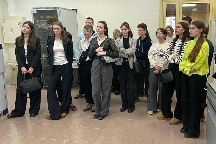 Школьники Выборгского района побывали в лабораториях СПбГУ