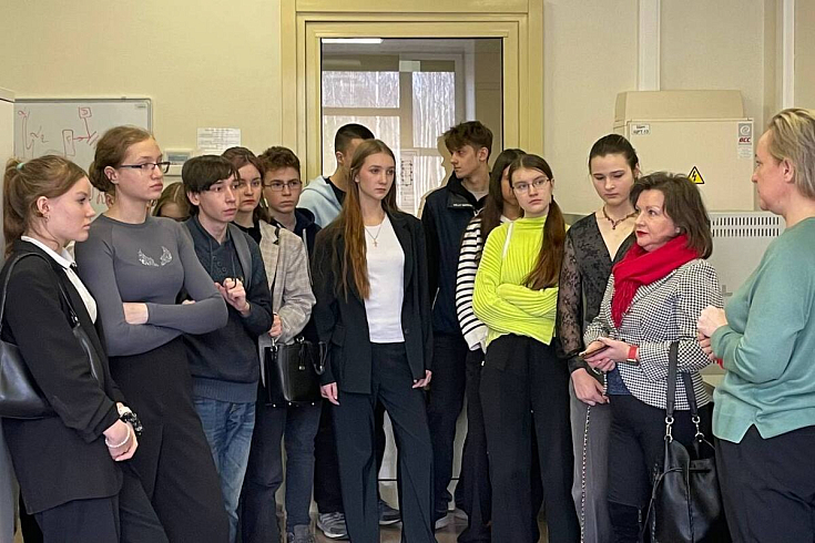 Школьники Выборгского района побывали в лабораториях СПбГУ