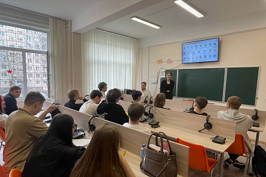 И снова в школу: студенты СПбГУ провели ряд профориентационных встреч для старшеклассников