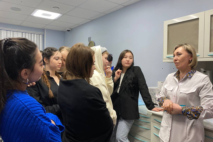 СПбГУ провел профориентационную встречу со студентами медицинского колледжа из Якутии