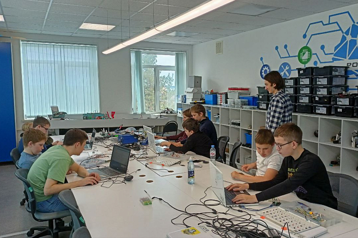 Студенты СПбГУ провели смену «Программирование микроконтроллеров Arduino для начинающих» в технопарке «Кванториум Сампо» в г. Петрозаводск