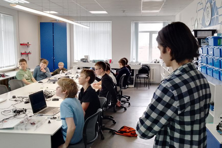 Студенты СПбГУ провели смену «Программирование микроконтроллеров Arduino для начинающих» в технопарке «Кванториум Сампо» в г. Петрозаводск