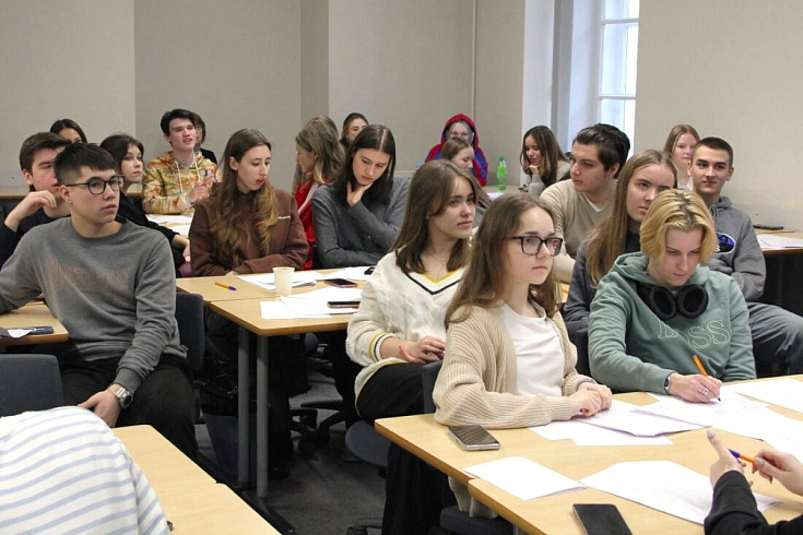 Воспитанникам Второй Санкт‑Петербургской гимназии рассказали о бизнес‑моделях