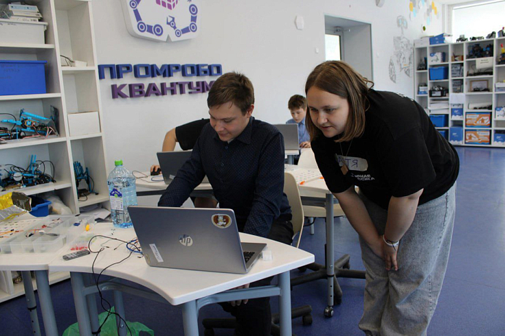 Студенты СПбГУ провели профильную смену в детском технопарке «Кванториум»