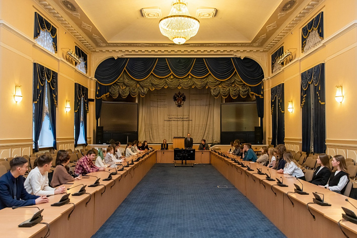 СПбГУ завершил календарный год серией профориентационных мероприятий